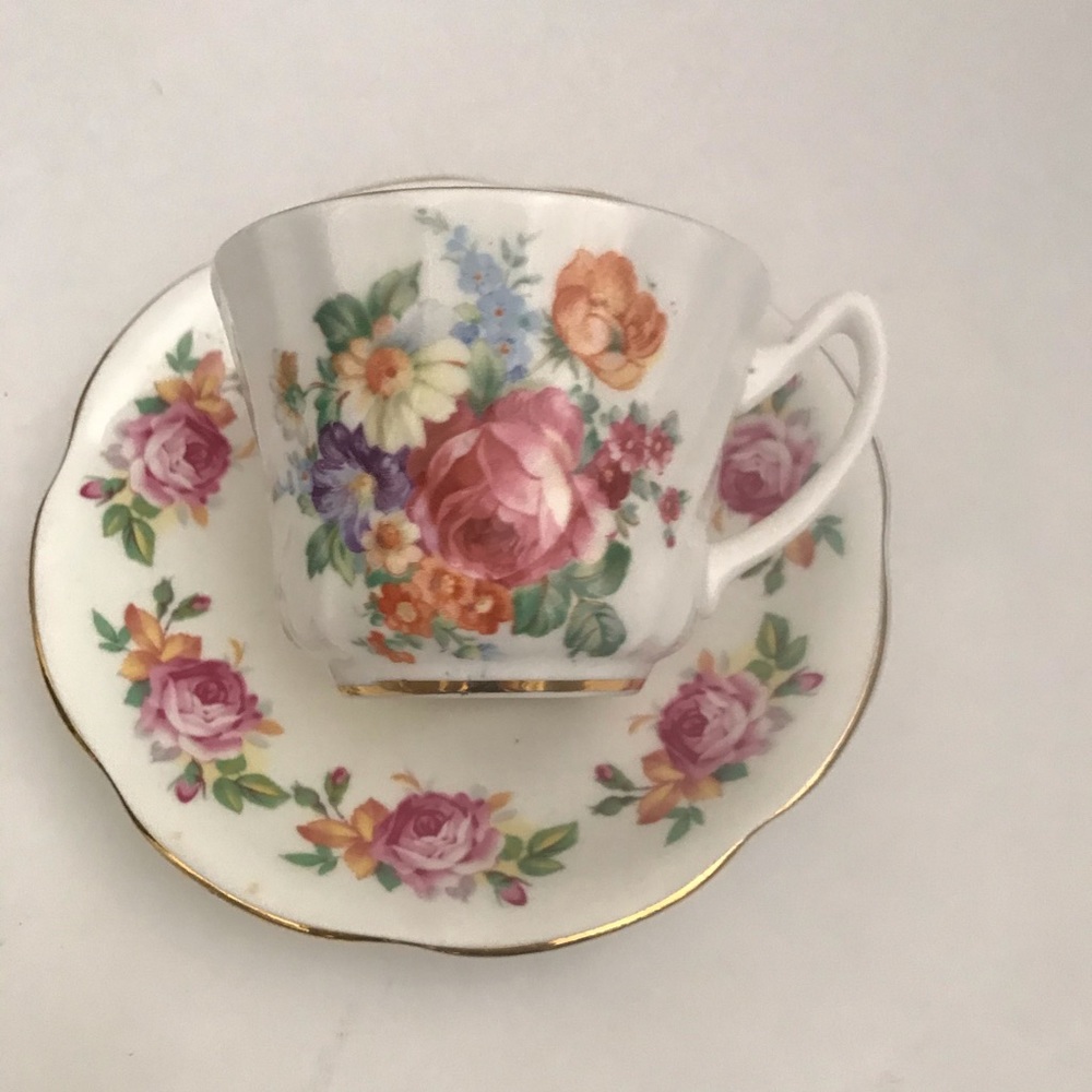 🔻sale Royal Imperial bone china floral teacup & saucer